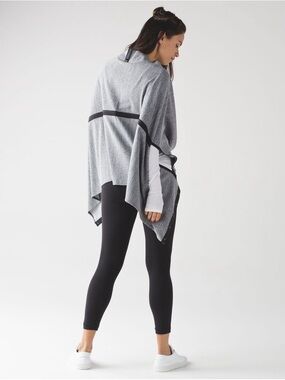 Lululemon Vinyasa Wrap Scarf
Hazy Heather Heathered White Heathered Black